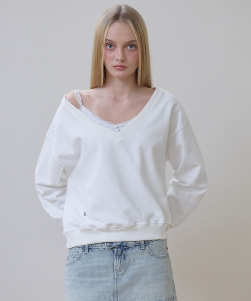 ROSEFRANTZ（ロゼフランツ）の「Deep V-neck Sweatshirt [Ivory]（スウェット・レディース・アイボリー・OS）」の4枚目の写真