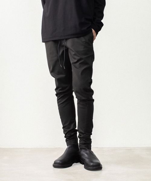 ATTACHMENT(アタッチメント)の「【LIMITED】ラバーストレッチツイル 3D パンツ / RUBBER STRETCH TWILL THREE DIMENSIONAL PANTS(デニムパンツ・メンズ・ダークグレー/ブラック・3/2/1/4)」の3枚目の写真