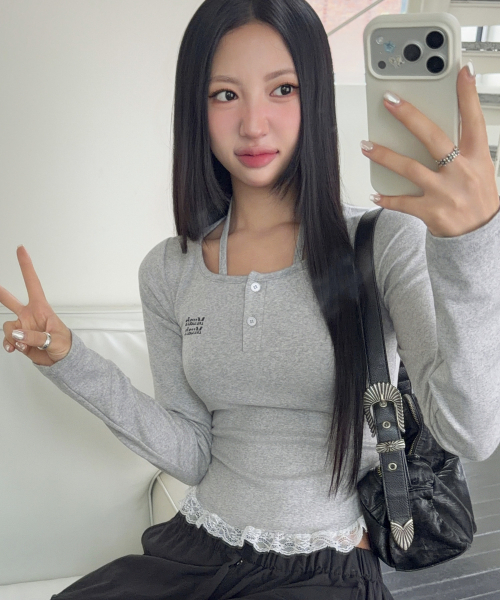 muahmuah（ムーアムーア）の「レース配色 ホルターネックTシャツ [グレー]（Tシャツ/カットソー・レディース・その他・FREE）」の2枚目の写真