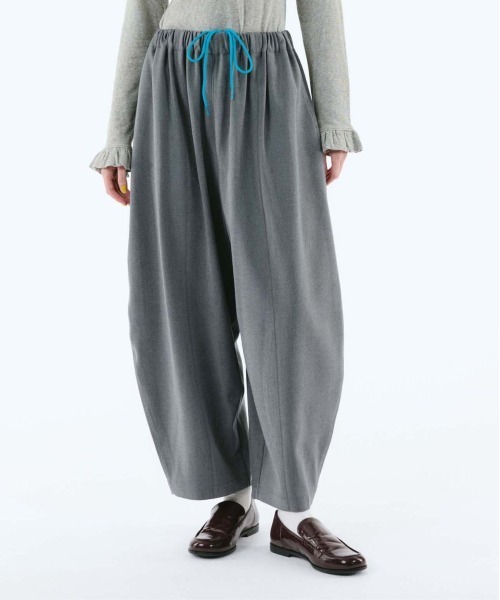 HeRIN.CYE（ヘリンドットサイ）の「Cocoon easy pants（その他パンツ・レディース・ブラック/グレー/カーキ・38/36）」の4枚目の写真