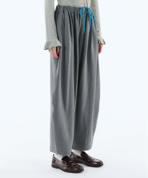 HeRIN.CYE（ヘリンドットサイ）の「Cocoon easy pants（その他パンツ・レディース・ブラック/グレー/カーキ・38/36）」の5枚目の写真