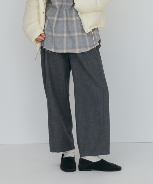 CREDONA(クレドナ)の「【THE C】ICHIGUN WIDE BEETLE PANTS/イチグンワイドビートルパンツ(その他パンツ・レディース・ブラック/グレー/ブラウン・2/0/1)」の3枚目の写真