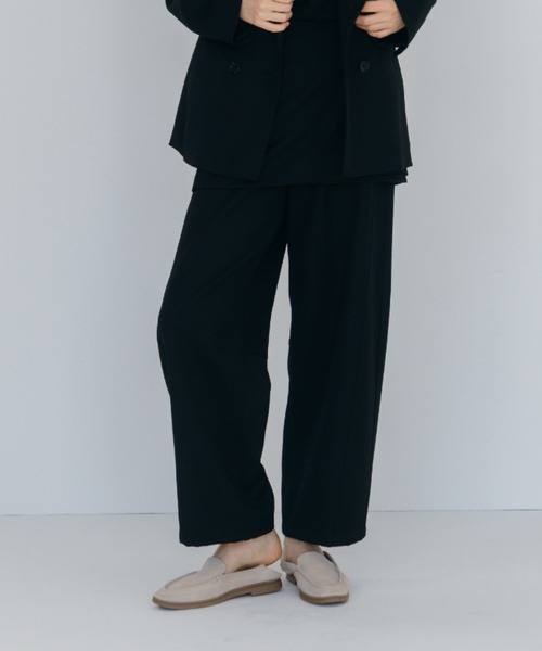 CREDONA(クレドナ)の「【THE C】ICHIGUN WIDE BEETLE PANTS/イチグンワイドビートルパンツ(その他パンツ・レディース・ブラック/グレー/ブラウン・2/0/1)」の2枚目の写真