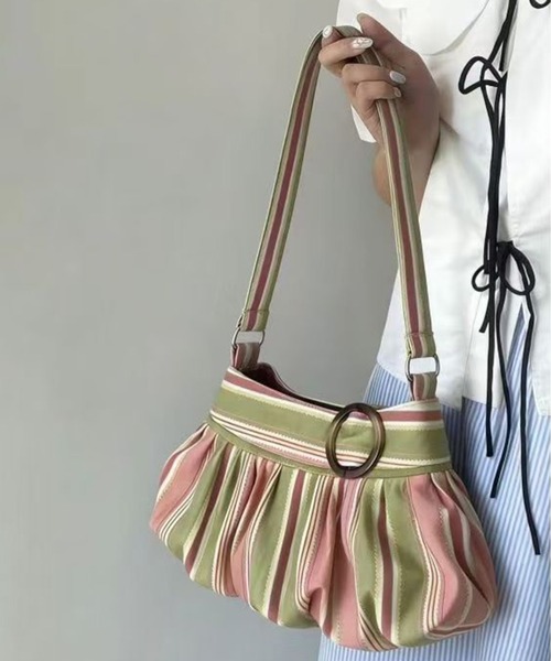 AsheKsha（アシクシャ）の「レトロガーリー ギャザーショルダー ドット柄 ストライプ柄 肩掛けバッグ（ショルダーバッグ・レディース・ブラウン/グリーン/ピンク・M）」の4枚目の写真