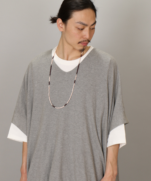 Lui's(ルイス)の「ニットポンチョ(ニット/セーター・メンズ・ブラック/グレー・FREE)」の6枚目の写真