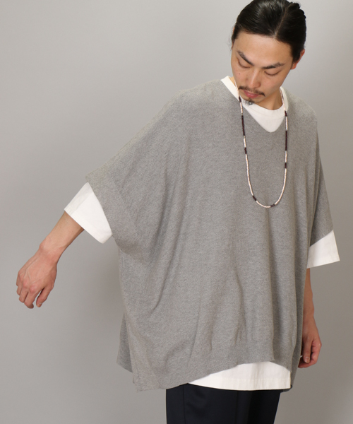 Lui's(ルイス)の「ニットポンチョ(ニット/セーター・メンズ・ブラック/グレー・FREE)」の8枚目の写真