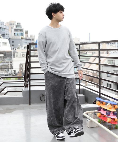 ８(eight)（エイト）の「ロング丈長袖ワッフル生地カットソー（Tシャツ/カットソー・メンズ・ブラック/ホワイト/グレー/ブラック系その他2/ホワイト×ネイビー/ホワイト×ブラック/ホワイト系その他2/ネイビー・LARGE/MEDIUM/X-LARGE/SMALL）」の18枚目の写真