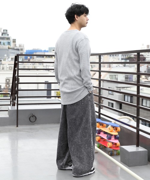 ８(eight)（エイト）の「ロング丈長袖ワッフル生地カットソー（Tシャツ/カットソー・メンズ・ブラック/ホワイト/グレー/ブラック系その他2/ホワイト×ネイビー/ホワイト×ブラック/ホワイト系その他2/ネイビー・LARGE/MEDIUM/X-LARGE/SMALL）」の20枚目の写真