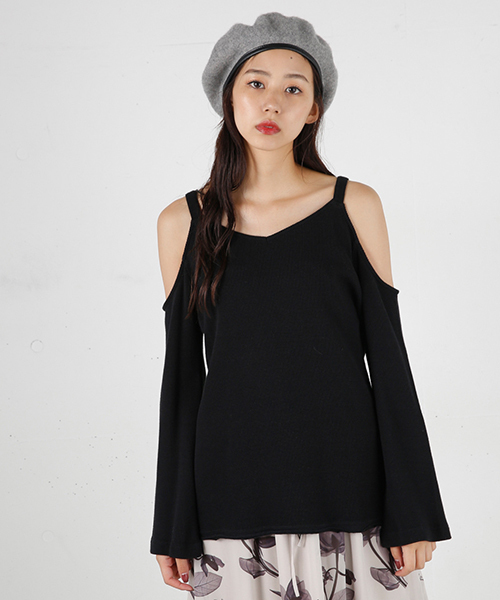 MOUSSY（マウジー）の「OPEN SHOULDER L/S TOP（Tシャツ/カットソー・レディース・ブラック/トップグレー/ブラウン・FREE）」の2枚目の写真