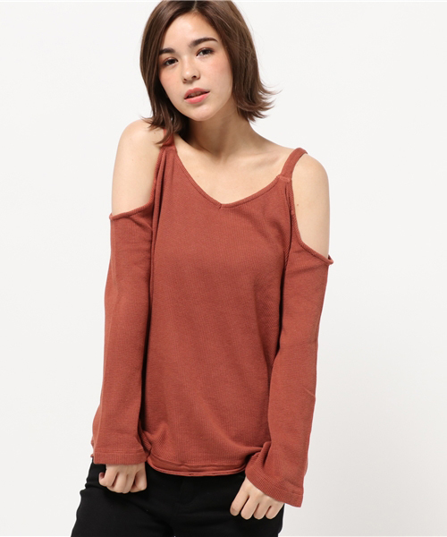 MOUSSY（マウジー）の「OPEN SHOULDER L/S TOP（Tシャツ/カットソー・レディース・ブラック/トップグレー/ブラウン・FREE）」の9枚目の写真