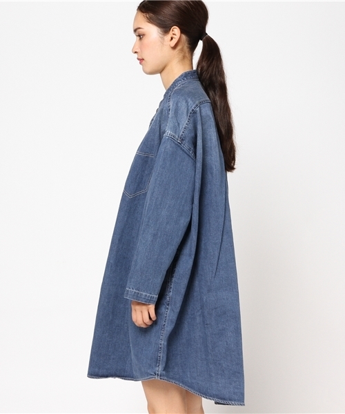 RODEO CROWNS WIDE BOWL（ロデオクラウンズワイドボウル）の「BIG デニム ワンピース（ワンピース・レディース・ライトブルー/ブルー・FREE）」の4枚目の写真