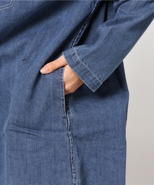 RODEO CROWNS WIDE BOWL（ロデオクラウンズワイドボウル）の「BIG デニム ワンピース（ワンピース・レディース・ライトブルー/ブルー・FREE）」の13枚目の写真