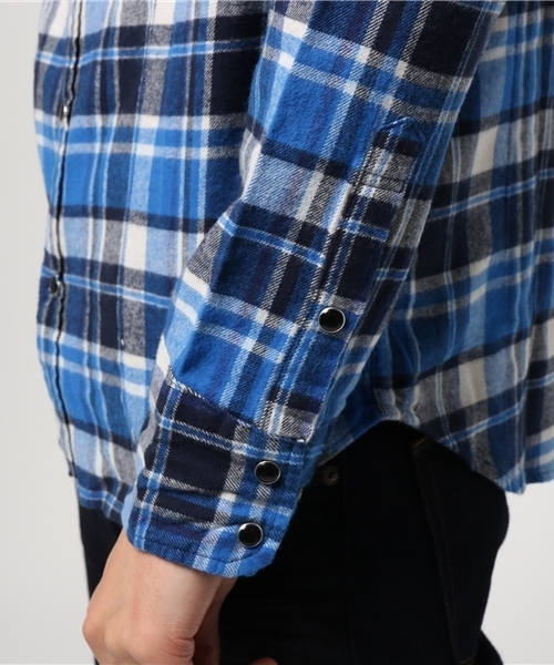 VENCEEXCHANGE（ヴァンスエクスチェンジ）の「BAマドラスチェックシャツ（シャツ/ブラウス・メンズ・レッド/ブルー・MEDIUM/SMALL/LARGE）」の8枚目の写真