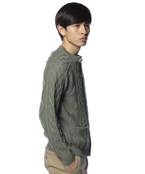 BEAUTY&YOUTH UNITED ARROWS（ビューティーアンドユースユナイテッドアローズ）の「BY アラン カーディガン ◆（カーディガン/ボレロ・メンズ・マスタード/オリーブ/コバルトブルー・SMALL/MEDIUM/LARGE）」の4枚目の写真