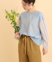 フロント刺繍ブラウス