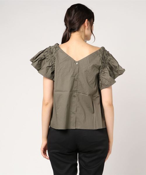 GeeRA（ジーラ）の「前後着れる袖フリルブラウス（シャツ/ブラウス・レディース・ブラック/オフホワイト/カーキ・SMALL/MEDIUM/LARGE/X-LARGE/XX-LARGE）」の5枚目の写真