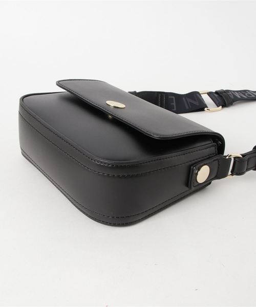 ARMANI EXCHANGE(アルマーニエクスチェンジ)の「【A|Xアルマーニ エクスチェンジ】ミニショルダーバッグ(ショルダーバッグ・レディース・ブラック系その他・FREE)」の11枚目の写真