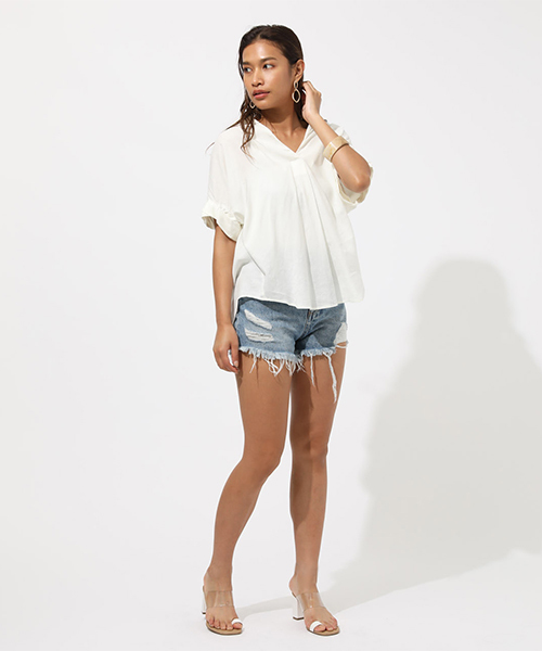 AZUL by moussy(アズールバイマウジー)の「CRASH DENIM SHORT PANTS/クラッシュデニムショートパンツ(デニムパンツ・レディース・ブルー・LARGE/MEDIUM/SMALL)」の6枚目の写真