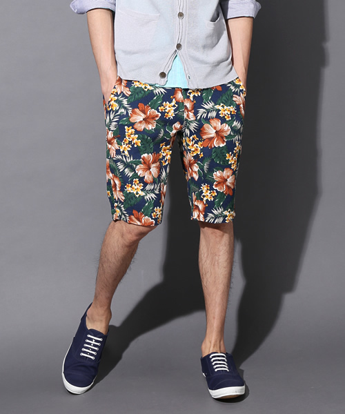 UNION STATION（ユニオンステーション）の「【スマート6月号/2014　成宮寛貴さん着用】 フラワープリントショーツ/花柄ショーツ（その他パンツ・メンズ・キナリ/ネイビー・LARGE/MEDIUM/LL）」の2枚目の写真