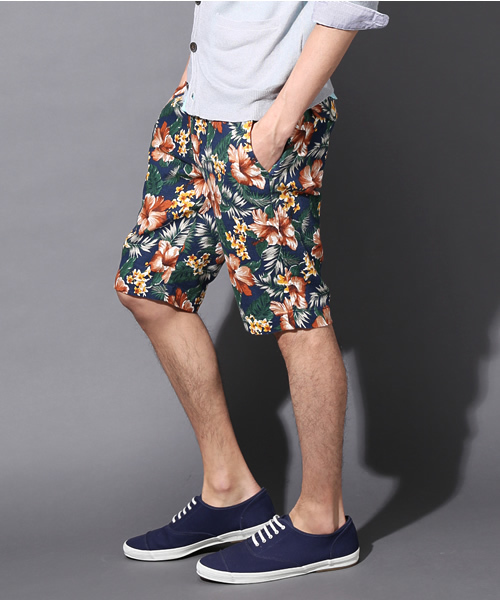 UNION STATION（ユニオンステーション）の「【スマート6月号/2014　成宮寛貴さん着用】 フラワープリントショーツ/花柄ショーツ（その他パンツ・メンズ・キナリ/ネイビー・LARGE/MEDIUM/LL）」の9枚目の写真