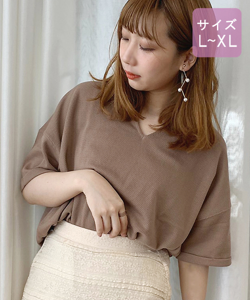 apres jour(アプレジュール)の「【大きいサイズ】ハニカムキーネックT【ZOZOTOWN限定アイテム】(Tシャツ/カットソー・レディース・ブラック/カーキ/オレンジ系その他/ブラウン系その他/スモークピンク/モカ/アイボリー/その他・X-LARGE)」の3枚目の写真