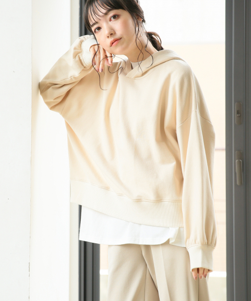 LOWRYS FARM（ローリーズファーム）の「BIGフーディ　851690（パーカー・レディース・アイボリー/ブラック/ベージュ/ブルー・FREE）」の2枚目の写真