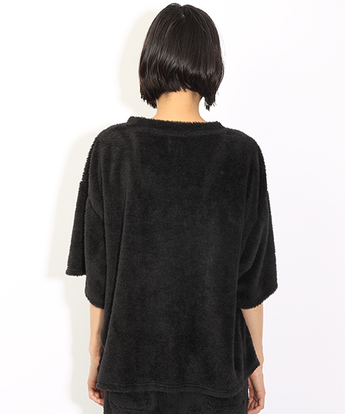 i（アイ）の「ファーTシャツ（Tシャツ/カットソー・レディース・ホワイト/ブラック・FREE）」の4枚目の写真