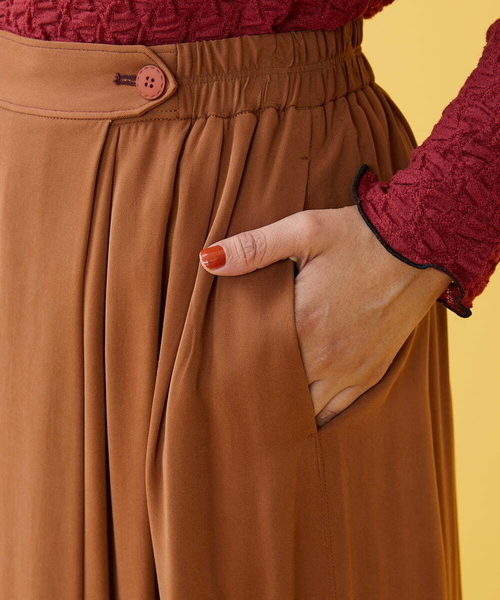 Jocomomola(ホコモモラ)の「レーヨンタックワイドパンツ(その他パンツ・レディース・グリーン/サンドベージュ・40)」の8枚目の写真
