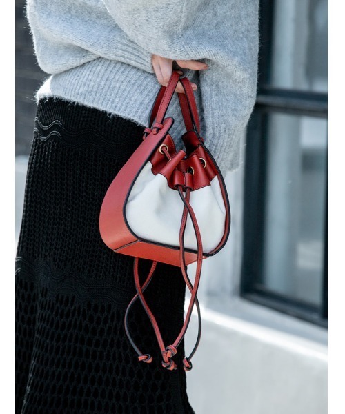 fifth(フィフス)の「2way巾着バッグ(ハンドバッグ・レディース・ブラック/レッド/ホワイト・FREE)」の3枚目の写真