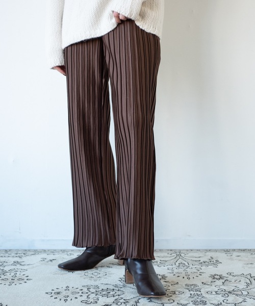 flowriri(フロウリリ)の「flowriri ランダムプリーツパンツ(その他パンツ・レディース・ブラック/ベージュ/パープル/ブラウン・FREE)」の2枚目の写真