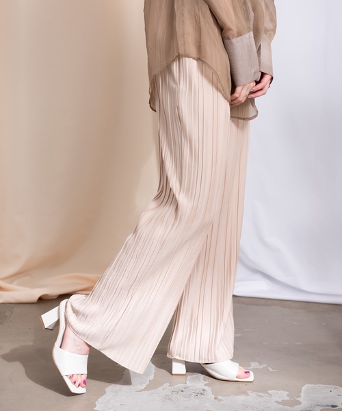 flowriri(フロウリリ)の「flowriri ランダムプリーツパンツ(その他パンツ・レディース・ブラック/ベージュ/パープル/ブラウン・FREE)」の14枚目の写真