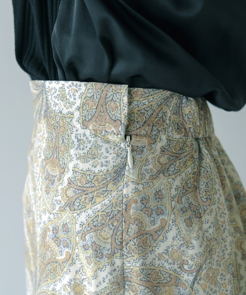 Bou Jeloud（ブージュルード）の「スカートレイヤーパンツ（その他パンツ・レディース・オフホワイト/ブラック・38）」の4枚目の写真