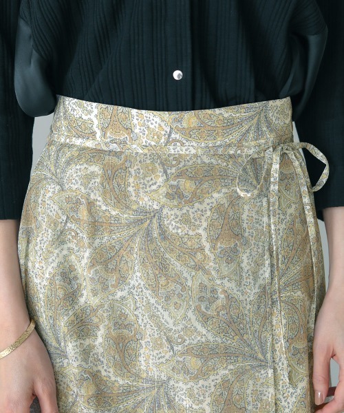 Bou Jeloud（ブージュルード）の「スカートレイヤーパンツ（その他パンツ・レディース・オフホワイト/ブラック・38）」の6枚目の写真