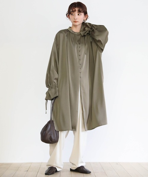 select MOCA(セレクトモカ)の「サテンバルーンスリーブスタンドチュニックシャツ(シャツ/ブラウス・レディース・ライトベージュ/カーキ/ブラック・FREE)」の13枚目の写真