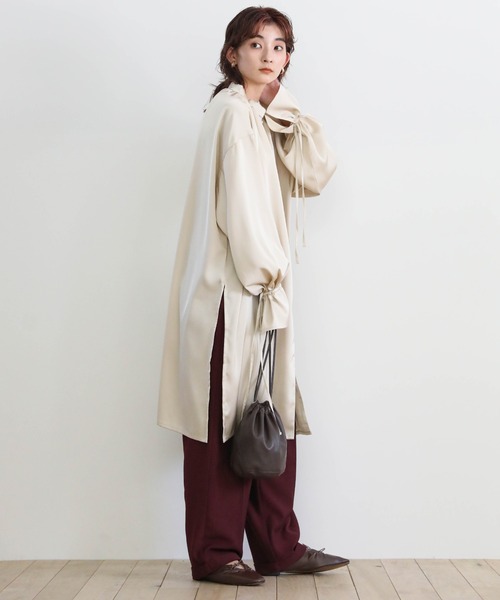select MOCA(セレクトモカ)の「サテンバルーンスリーブスタンドチュニックシャツ(シャツ/ブラウス・レディース・ライトベージュ/カーキ/ブラック・FREE)」の9枚目の写真