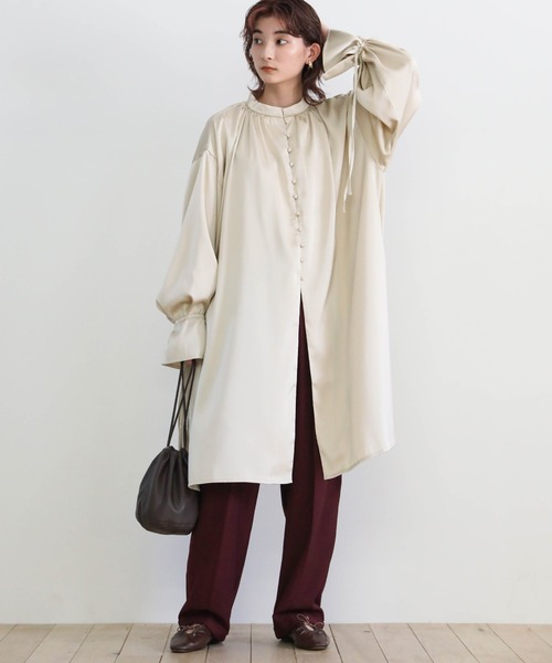 select MOCA(セレクトモカ)の「サテンバルーンスリーブスタンドチュニックシャツ(シャツ/ブラウス・レディース・ライトベージュ/カーキ/ブラック・FREE)」の5枚目の写真