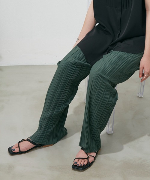 Aunt Marie's(アントマリーズ)の「ランダムプリーツカットパンツ / AUNT MARIE'S(その他パンツ・レディース・ブラウン/モカ/ブラック/グリーン/アイボリー/チャコールグレー/ライトグリーン/ブルー・FREE)」の16枚目の写真