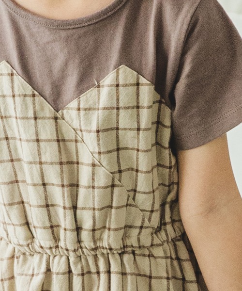 pairmanon（ペアマノン）の「重ね着風 半袖チェックフレア ワンピース（ワンピース・キッズ・ブラック/モカ/アイボリー/グレイッシュベージュ/グレー・90/130/140/120/100/110/150）」の20枚目の写真