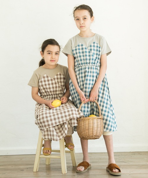 pairmanon（ペアマノン）の「重ね着風 半袖チェックフレア ワンピース（ワンピース・キッズ・ブラック/モカ/アイボリー/グレイッシュベージュ/グレー・90/130/140/120/100/110/150）」の13枚目の写真