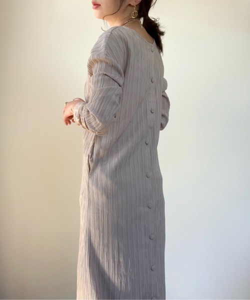 INTER FACTORY（インターファクトリー）の「WEARISTA maiko - ３wayポケット付Iラインワンピース　made in INTER FACTORY（シャツワンピース・レディース・ブラック/グレイッシュベージュ/キャメル・FREE）」の3枚目の写真