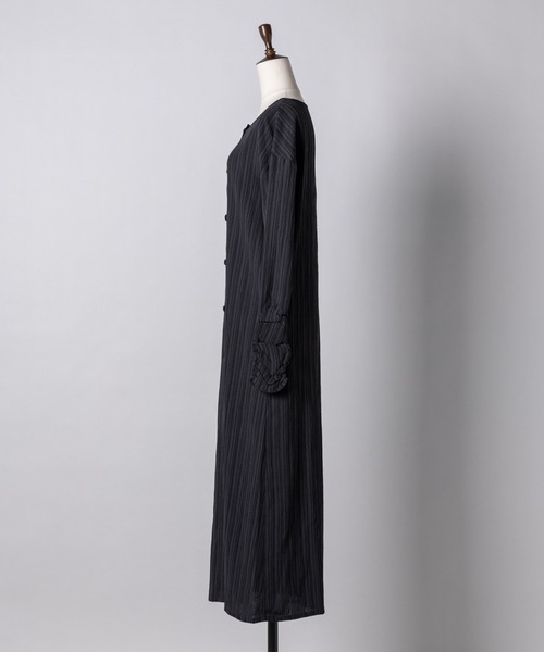 INTER FACTORY（インターファクトリー）の「WEARISTA maiko - ３wayポケット付Iラインワンピース　made in INTER FACTORY（シャツワンピース・レディース・ブラック/グレイッシュベージュ/キャメル・FREE）」の7枚目の写真