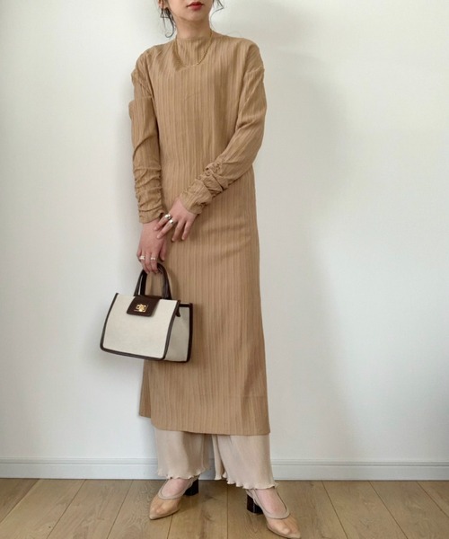 INTER FACTORY（インターファクトリー）の「WEARISTA maiko - ３wayポケット付Iラインワンピース　made in INTER FACTORY（シャツワンピース・レディース・ブラック/グレイッシュベージュ/キャメル・FREE）」の13枚目の写真