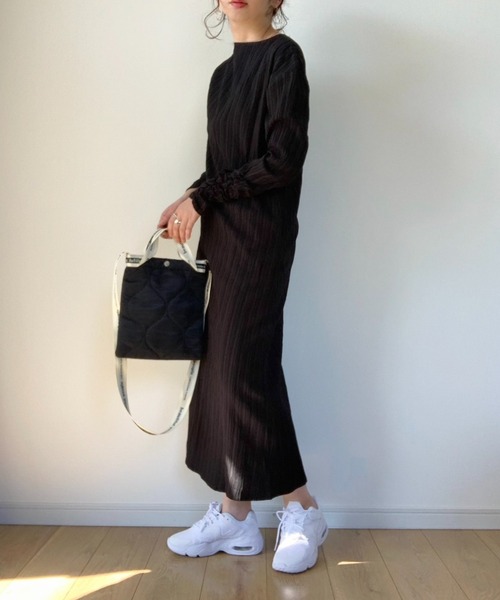 INTER FACTORY（インターファクトリー）の「WEARISTA maiko - ３wayポケット付Iラインワンピース　made in INTER FACTORY（シャツワンピース・レディース・ブラック/グレイッシュベージュ/キャメル・FREE）」の4枚目の写真