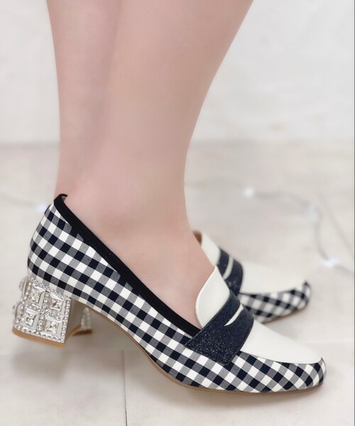 En Punto（エンプント）の「【ラスト１】ビジューミドルヒールローファー（パンプス・レディース・アイボリー/ブラック系1/ブラック系8・22.5cm/23.0cm/23.5cm/24.0cm/24.5cm）」の4枚目の写真