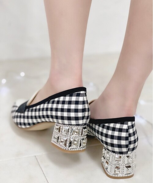 En Punto（エンプント）の「【ラスト１】ビジューミドルヒールローファー（パンプス・レディース・アイボリー/ブラック系1/ブラック系8・22.5cm/23.0cm/23.5cm/24.0cm/24.5cm）」の5枚目の写真