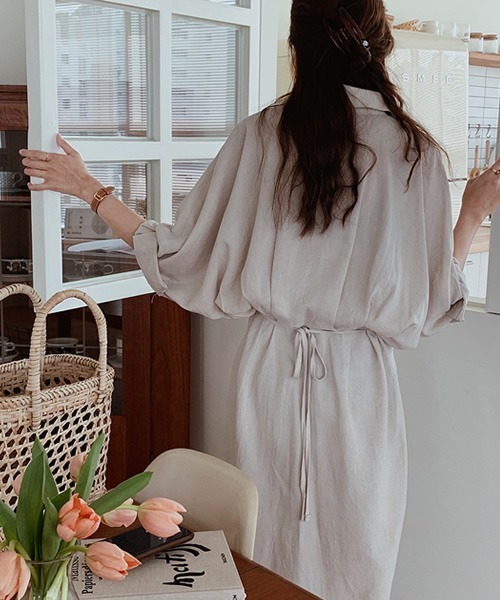 KOR（ケーオーアール）の「ルーズシルエットロングシャツ（シャツ/ブラウス・レディース・ブラック/ブルーグレー/アイボリー・FREE）」の11枚目の写真