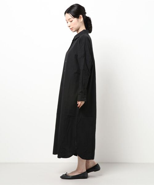 Ritzy(リッツィー)の「大人シルエット ゆったりシルエットミモレ丈シャツワンピース(シャツワンピース・レディース・ホワイト/ブラック/ベージュ・FREE)」の4枚目の写真