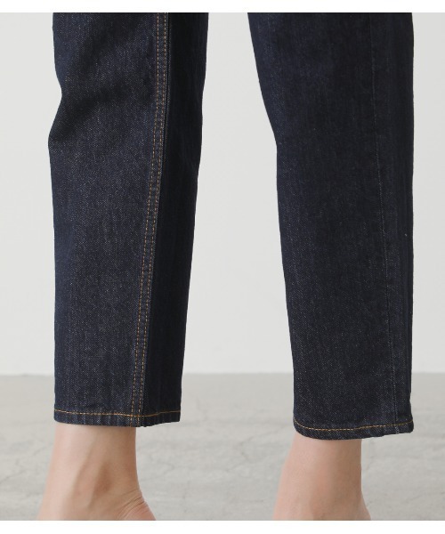 AZUL by moussy（アズールバイマウジー）の「COLOR DENIM TAPERED /カラーデニムテーパード（デニムパンツ・レディース・オフホワイト/ワンウォッシュ・LARGE/SMALL/MEDIUM/X-SMALL）」の11枚目の写真