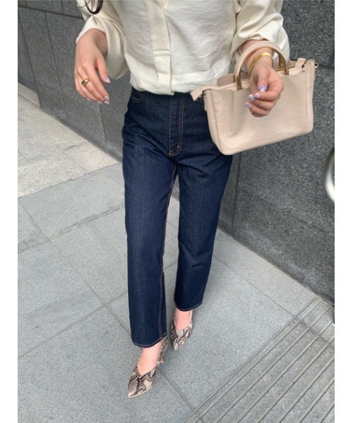 AZUL by moussy（アズールバイマウジー）の「COLOR DENIM TAPERED /カラーデニムテーパード（デニムパンツ・レディース・オフホワイト/ワンウォッシュ・LARGE/SMALL/MEDIUM/X-SMALL）」の13枚目の写真