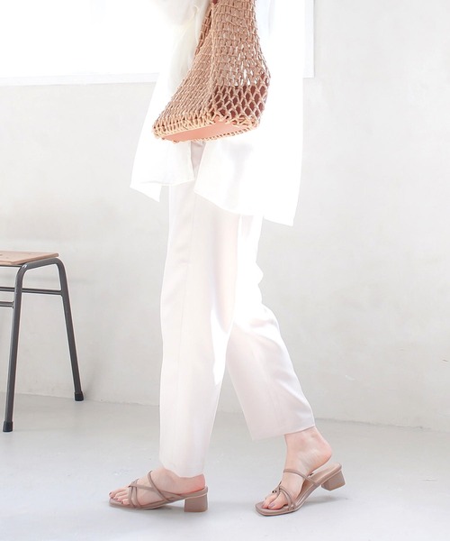 AmiAmi（アミアミ）の「華奢ストラップスクエアトゥトングサンダル（サンダル・レディース・ブラック/パイソン/ブラウン/グレイッシュベージュ/アイボリー/ピンク・L/LL/M/S）」の12枚目の写真